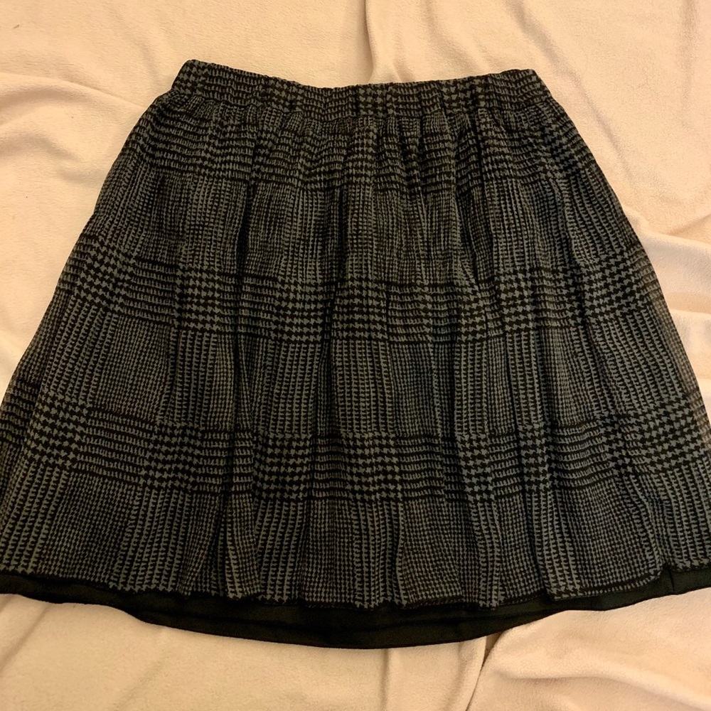 UNiQLO Black/Grey Plaid Style Mini Skirt